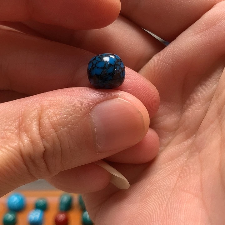 颈饰琉璃蓝花色10mm老行