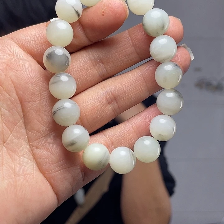 和田玉未镶嵌把件