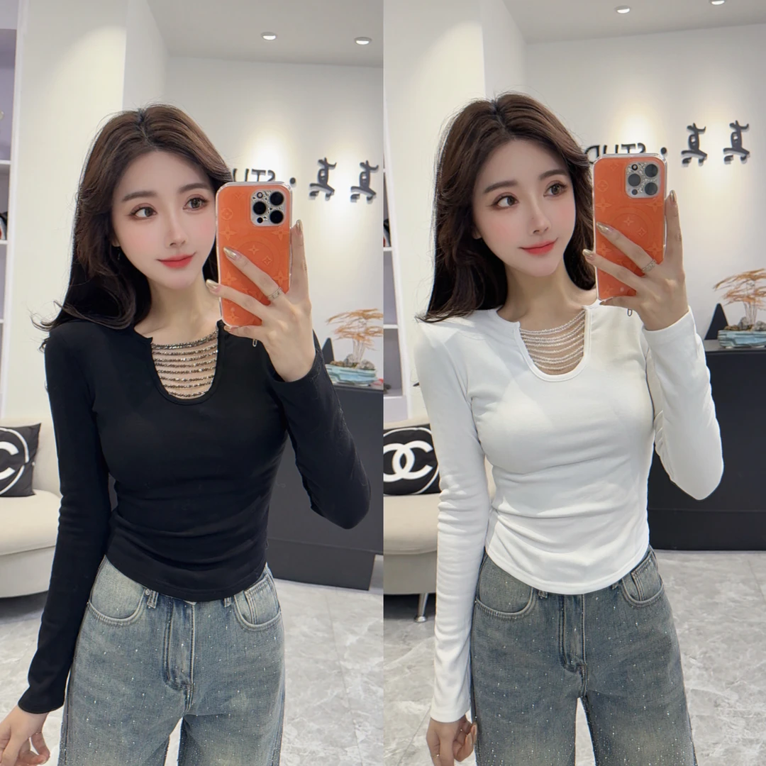 真真：冬款定制款加绒高货串珠U领洋气显瘦打底衫 T恤