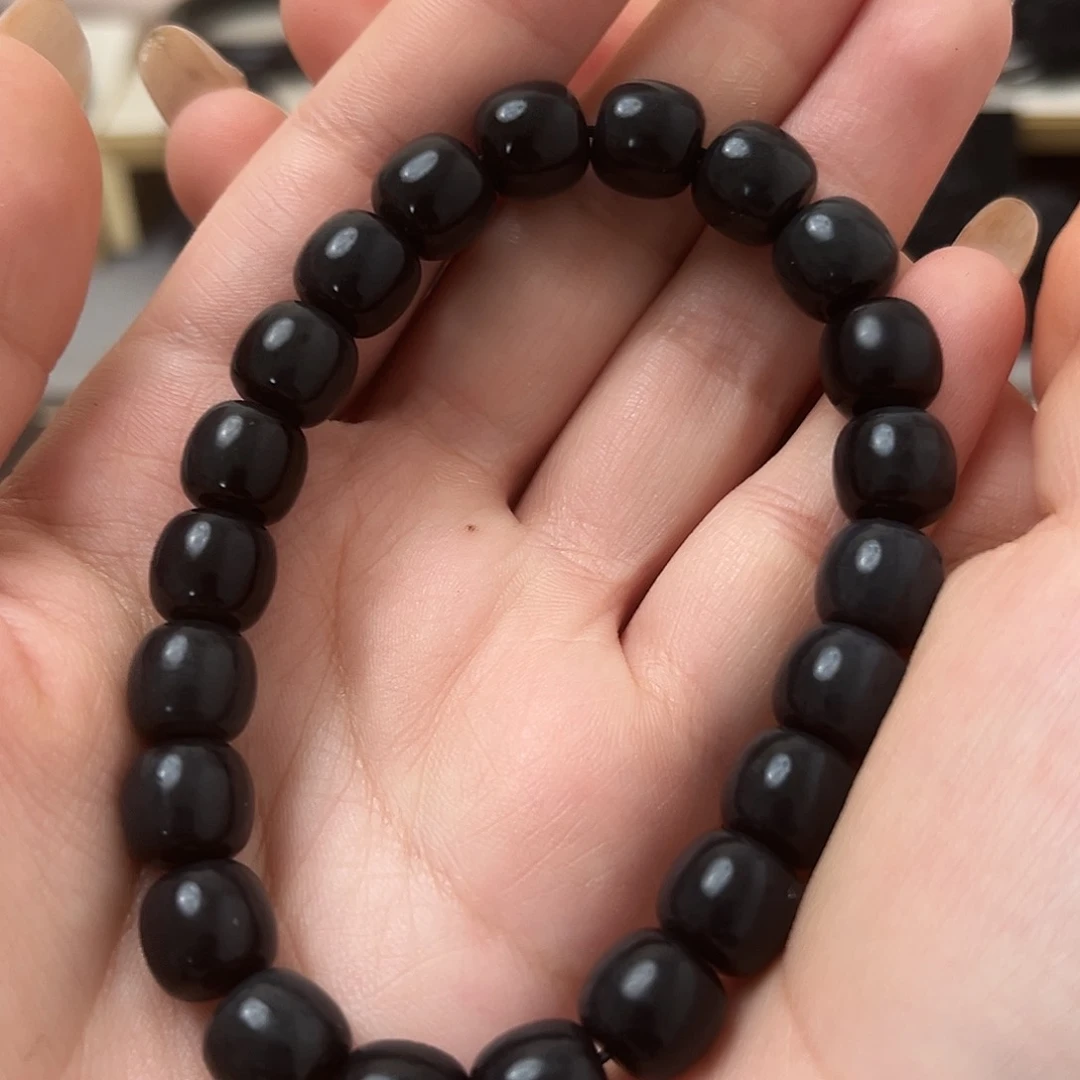 和田玉（墨玉）未镶嵌颈饰卡10老型微包容