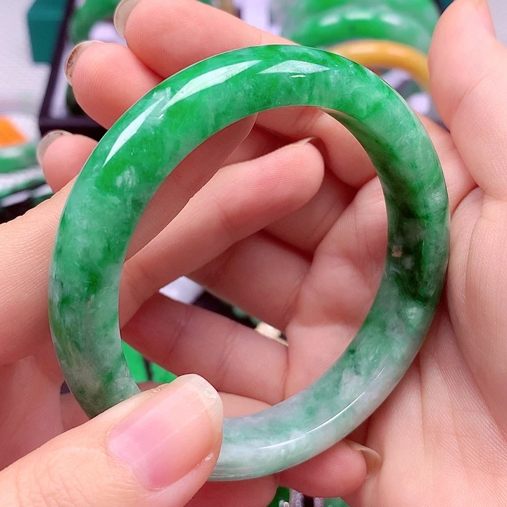 翡翠未镶嵌手镯翡翠手镯