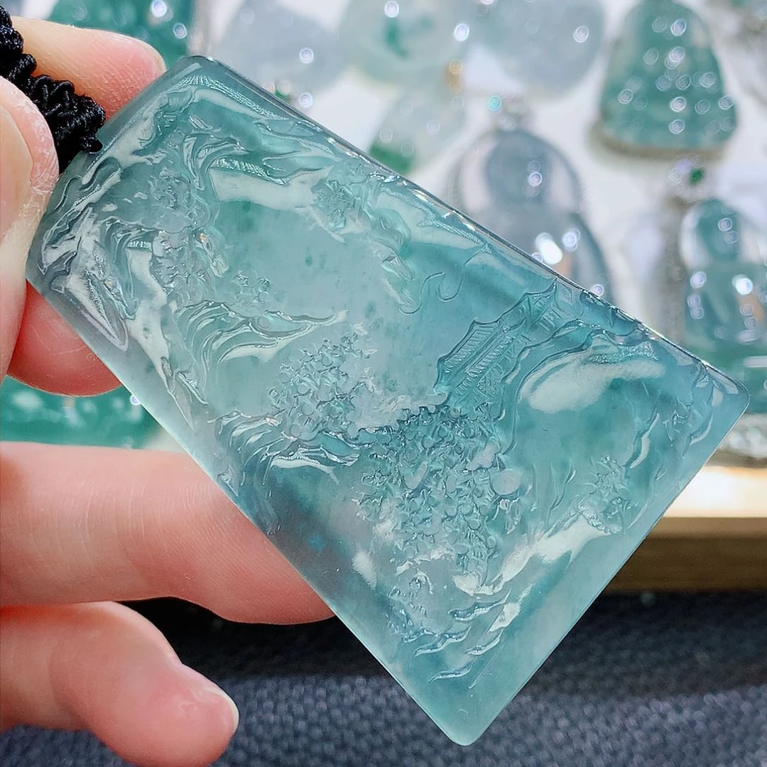 翡翠挂件未镶嵌翡翠