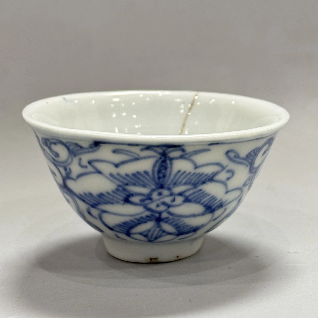 德化 青花线描缠枝花卉纹杯 锯钉修复 口径7.2