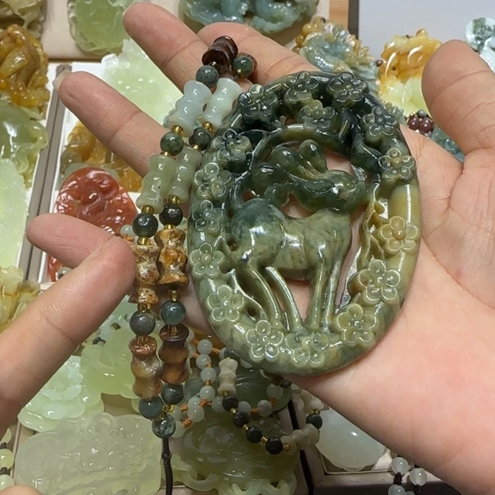 蛇纹石玉吊坠未镶嵌