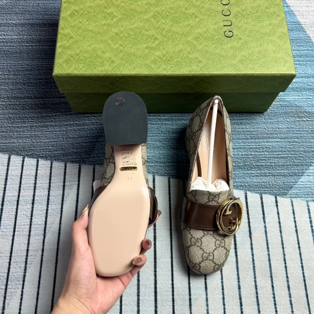 未使用 GUCCI/古驰 古驰满印粗跟鞋三四码