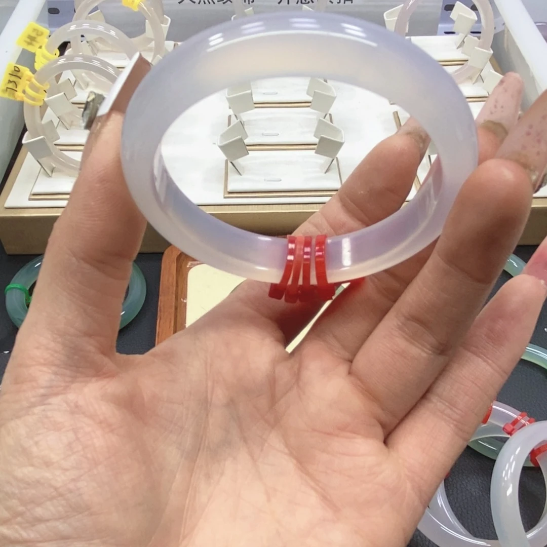 玛瑙/玉髓手镯未镶嵌58