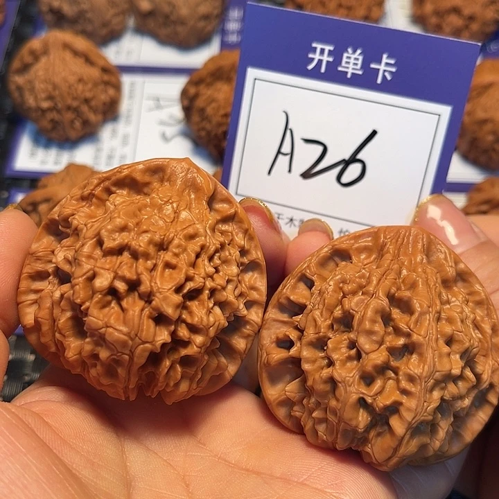 桃核把件50官帽A26