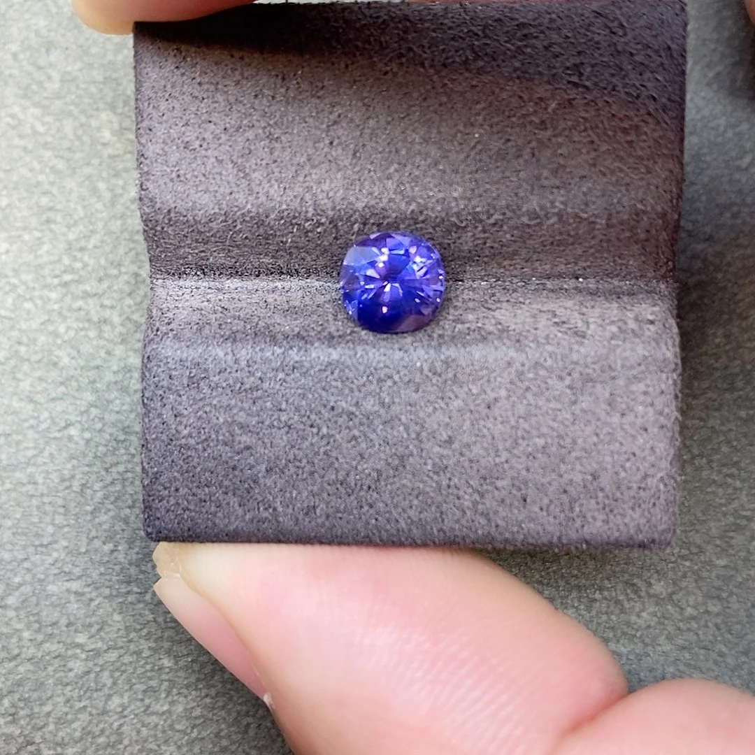 蓝宝石裸石1.33ct无烧薰衣草