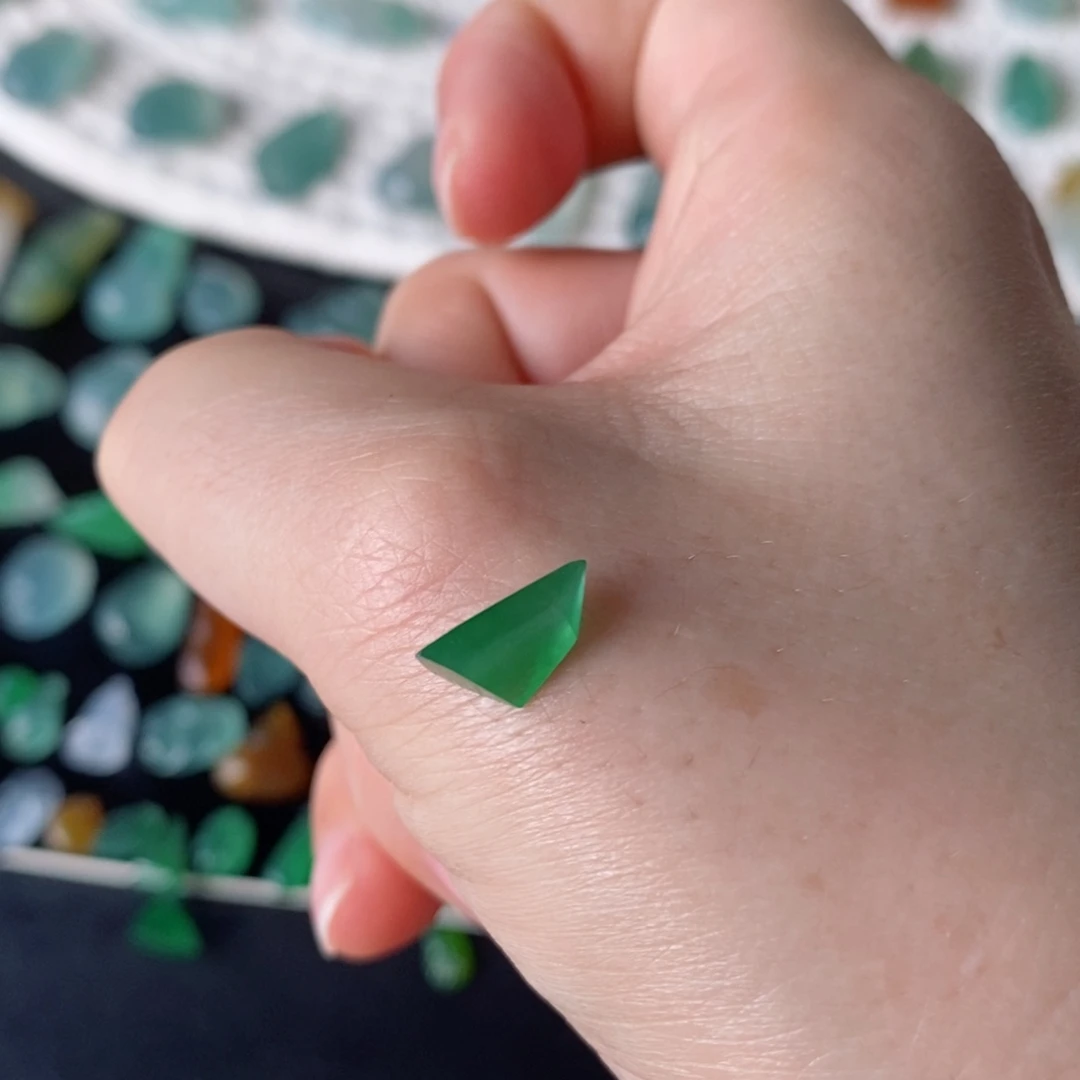 貔***貅定制翡翠未镶嵌切割面