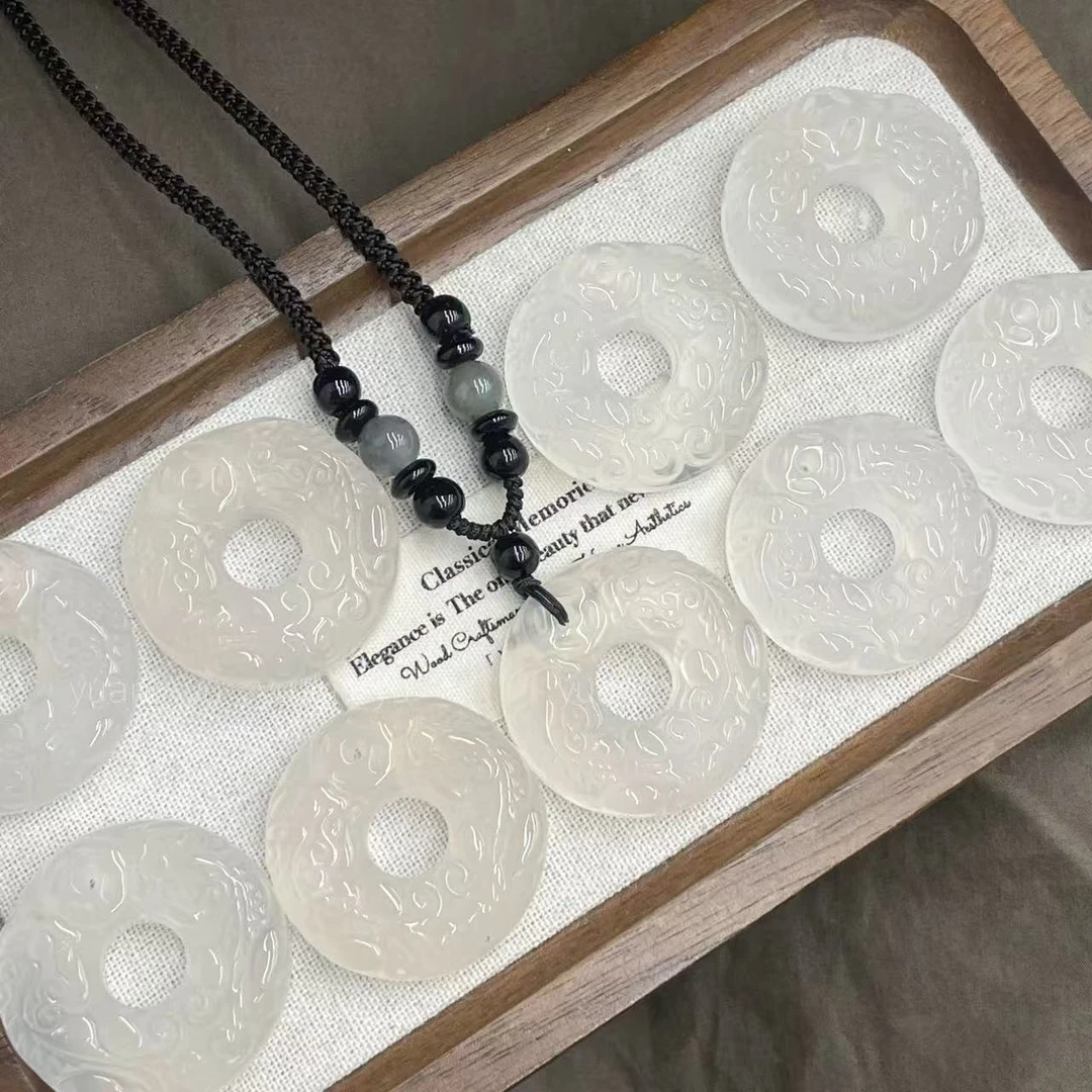 白色玉髓天然貔貅扣男女款玛瑙平安扣挂件吊坠时尚百搭项链素款