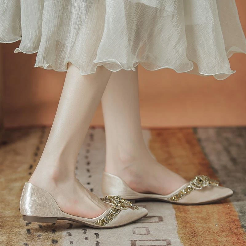 浅口平底单鞋女夏款2025新款尖头水钻软底孕妇防滑大码四季豆豆鞋