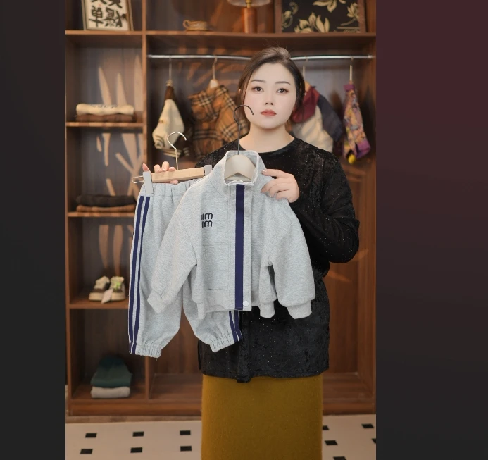 【NU】春季儿童洋气字母刺绣条纹炸街儿童套装