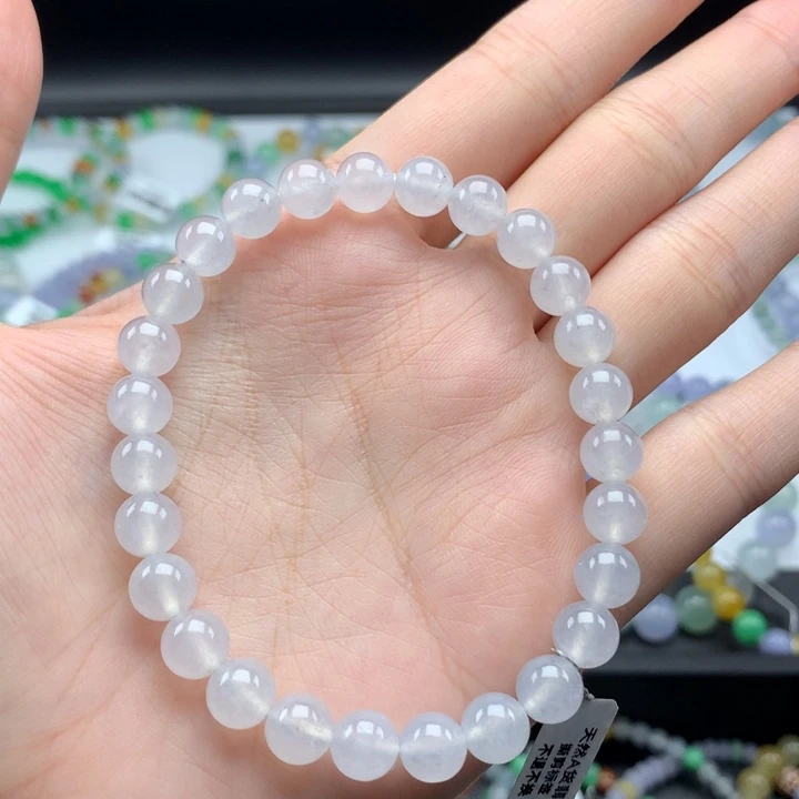 翡翠手镯未镶嵌翡翠