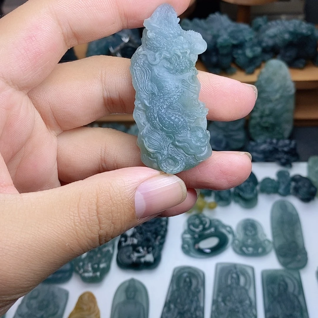 定制翡翠未镶嵌龙柱