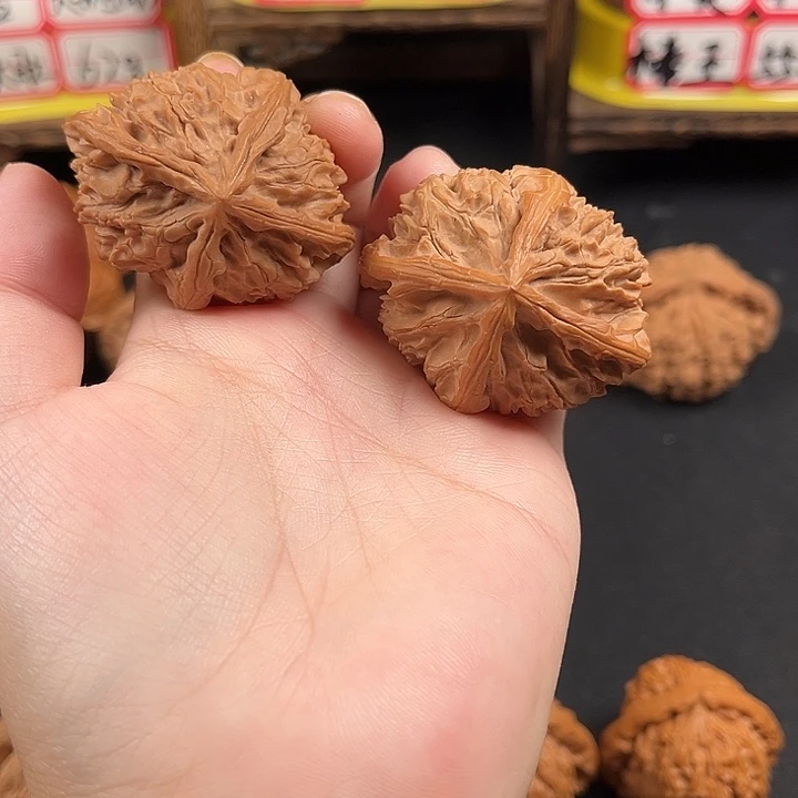 文玩核桃吊坠43mm野生正四棱