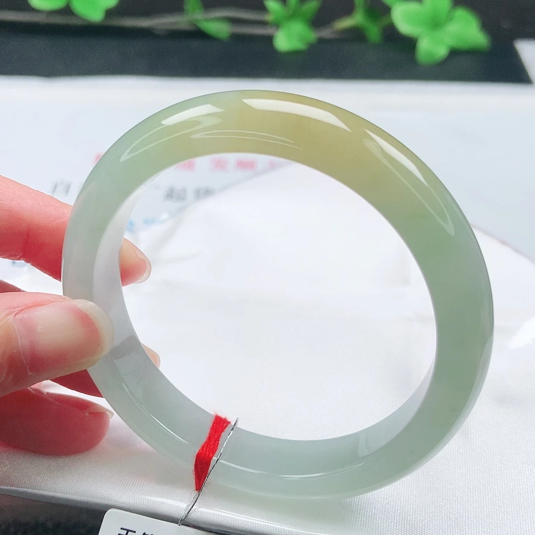 翡翠未镶嵌手镯57圈
