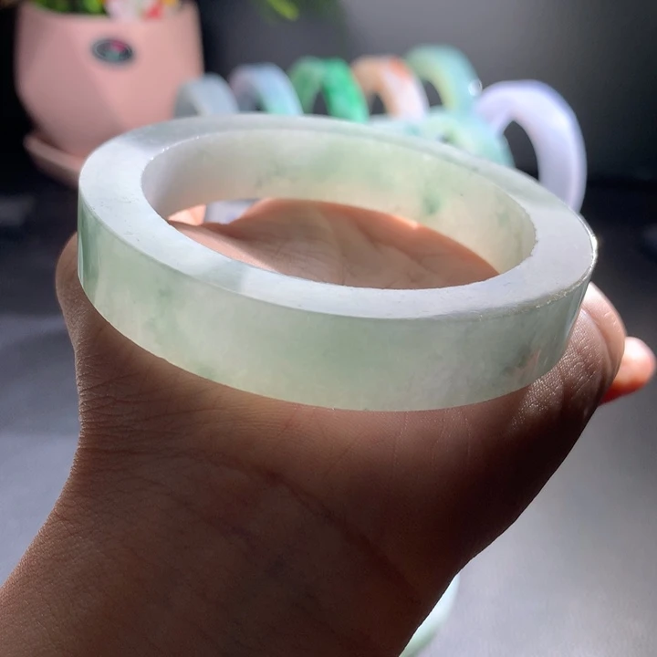 未镶嵌手镯定制翡翠