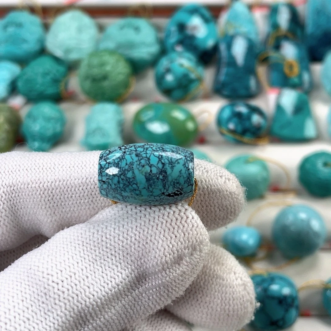 绿松石未镶嵌挂件