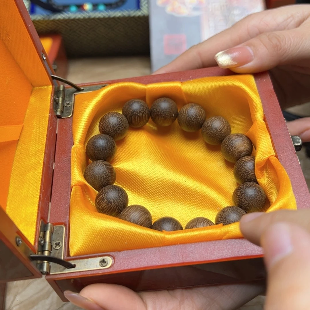 大叶紫檀（黑酸枝木类）