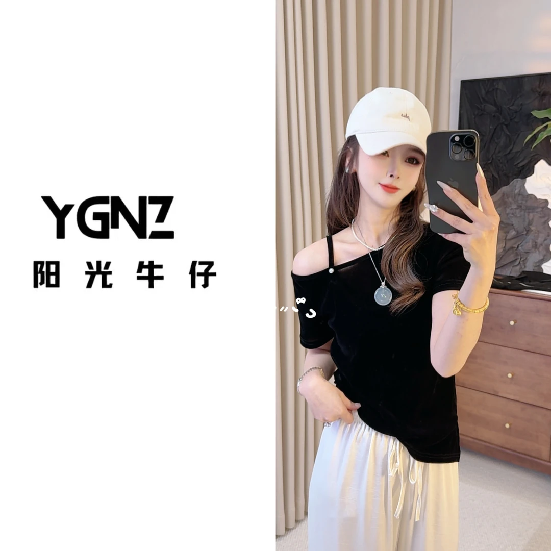【阳光牛仔】“山茶半岛”斜肩植绒百搭修身短T