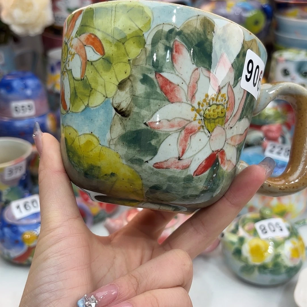 瓷片在干嘛我也在洗头发睡觉啊亲爱