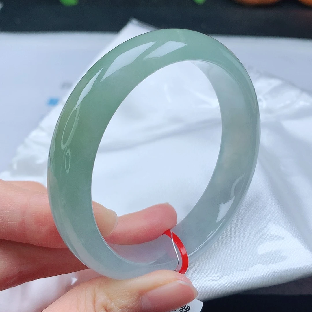 翡翠手镯未镶嵌57圈