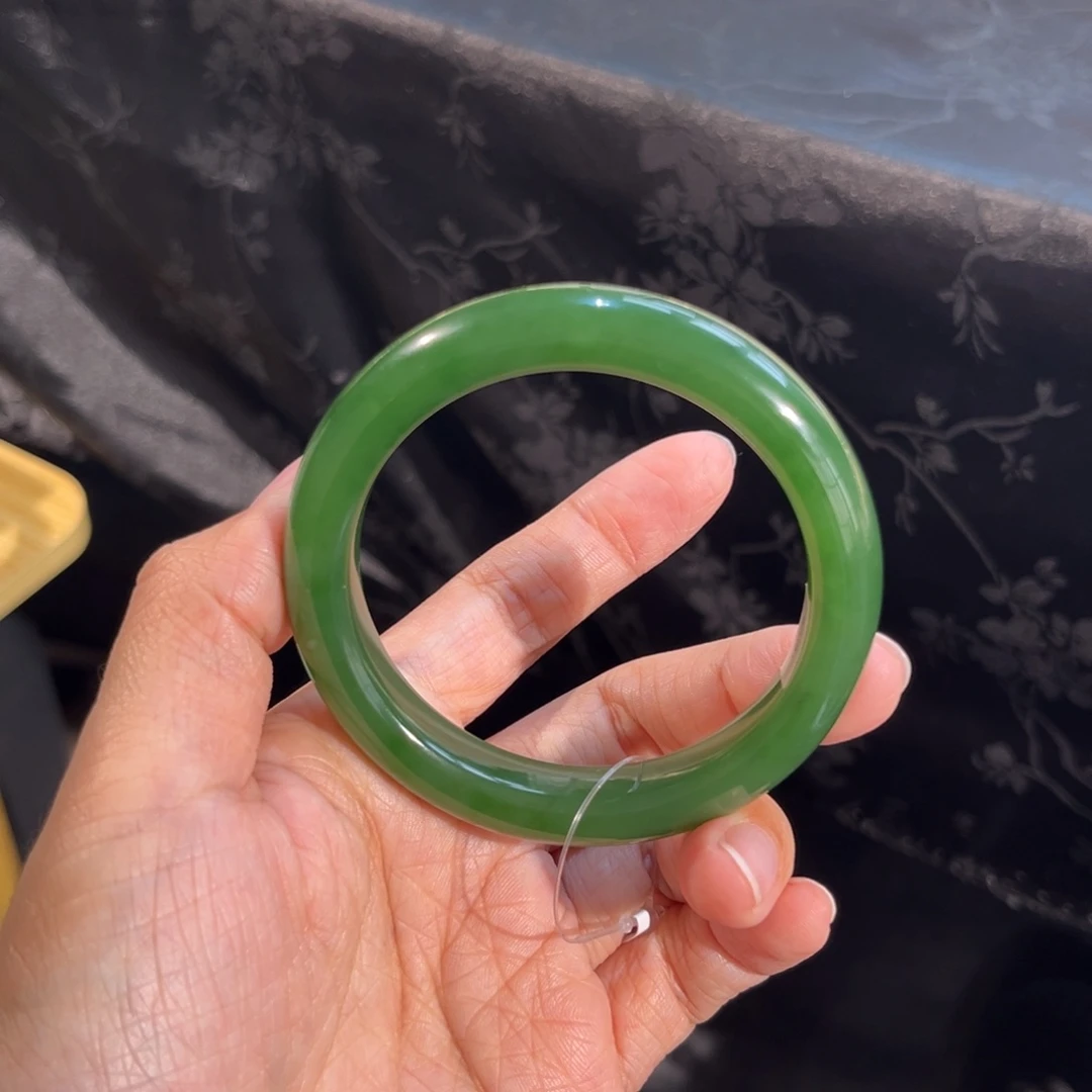 和田玉未镶嵌手镯  「俄碧 辣绿」无矿点