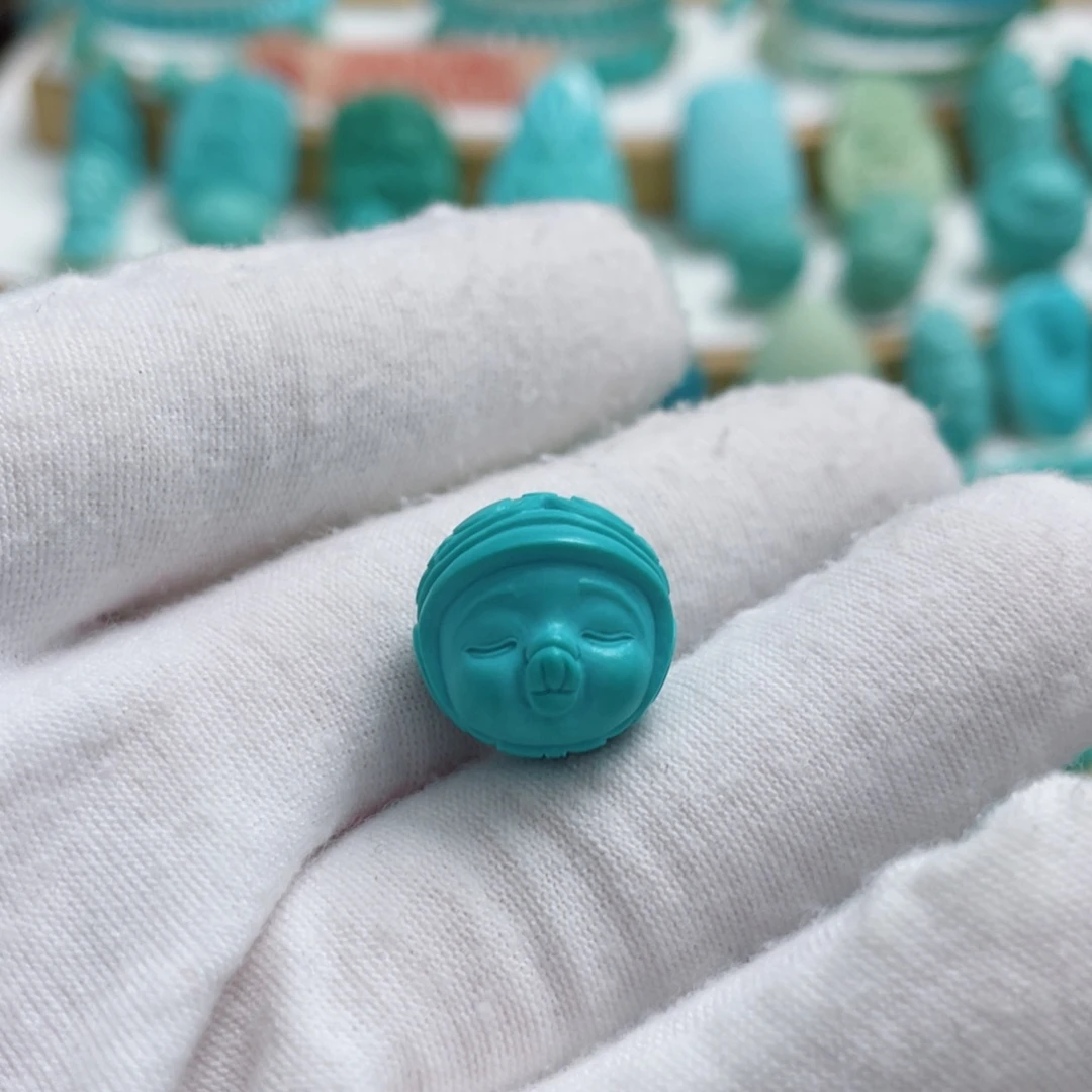 肚***妈绿松石未镶嵌珠宝奇石