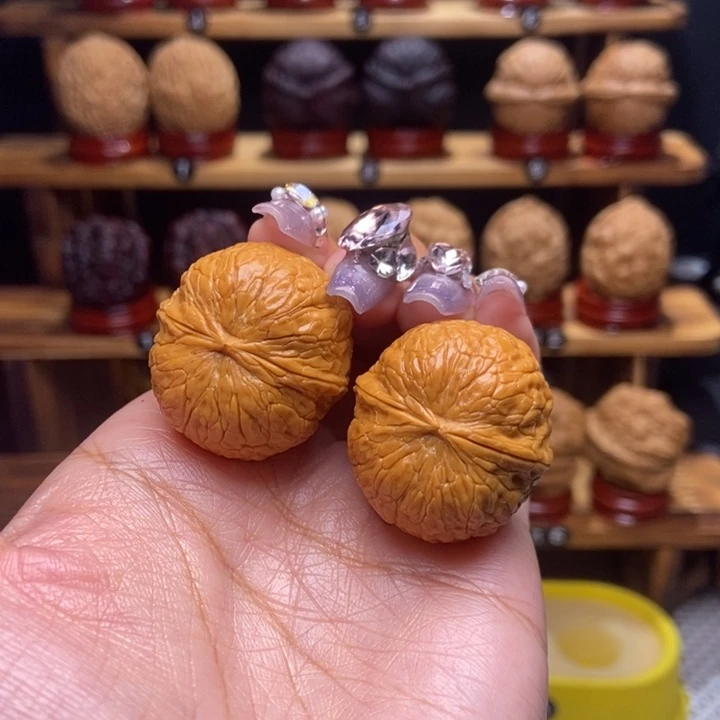 文玩核桃吊坠金豆17