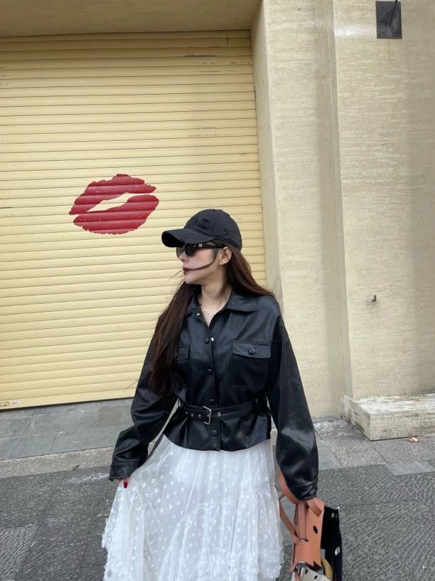 欧洲站2025春新款欧货时尚百搭宋佳同款收腰皮气质外套