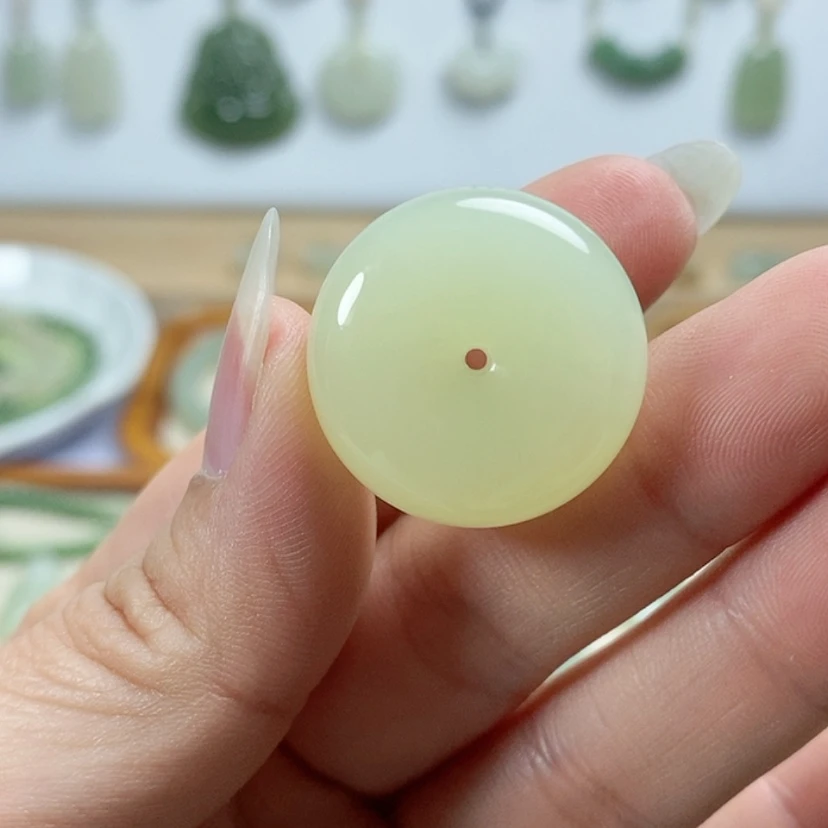 【闪购商品】颈饰未镶嵌和田玉