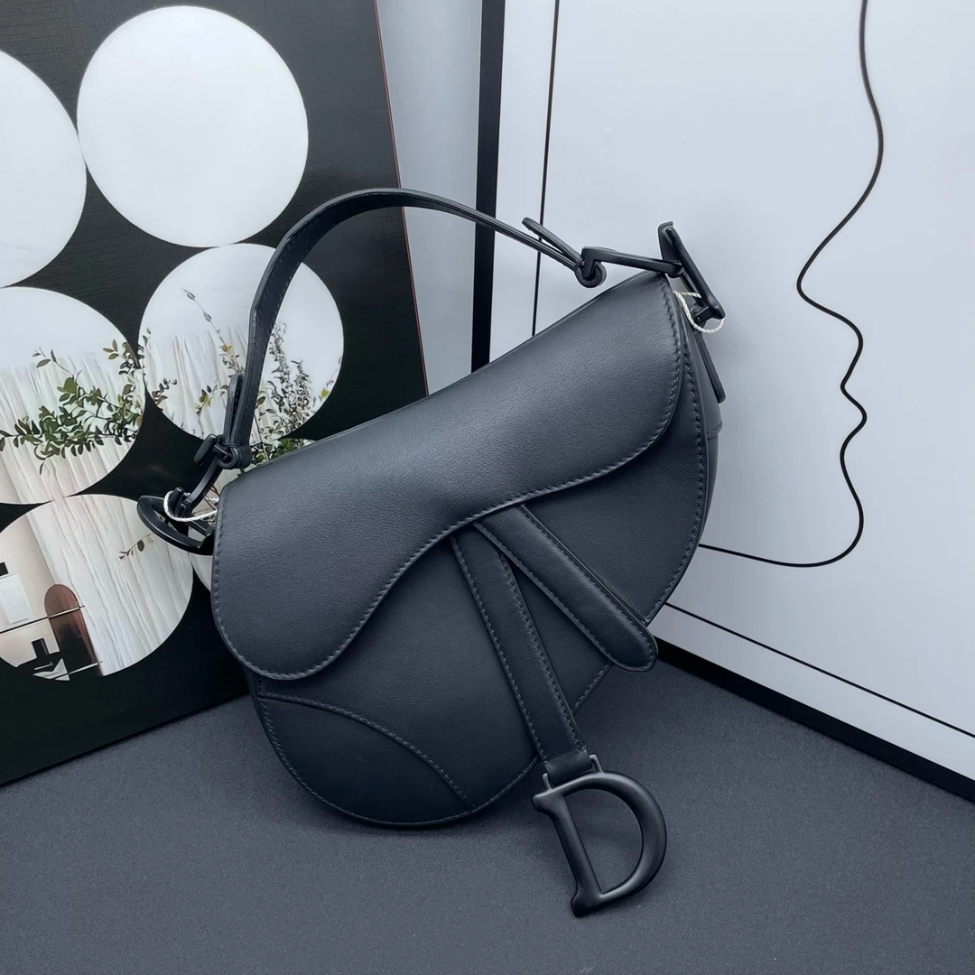 99新 DIOR/迪奥  Dior迪奥 so black 磨砂黑马鞍包 mini号