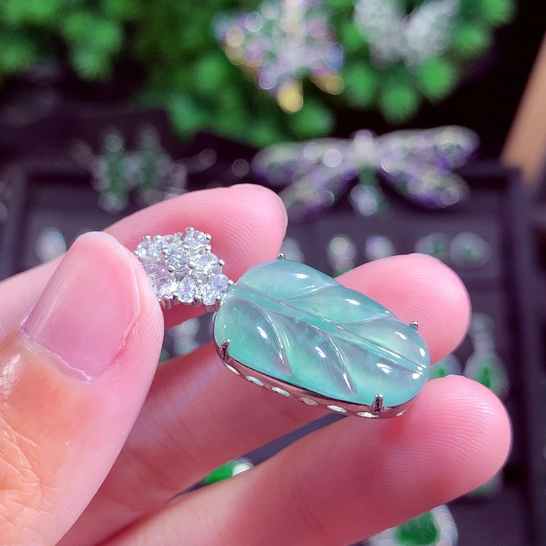 颈饰未镶嵌翡翠天然