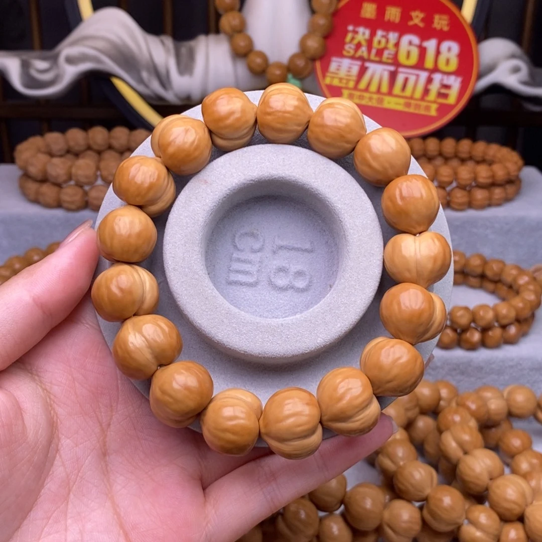 猴头核桃吊坠可***?屁桃17