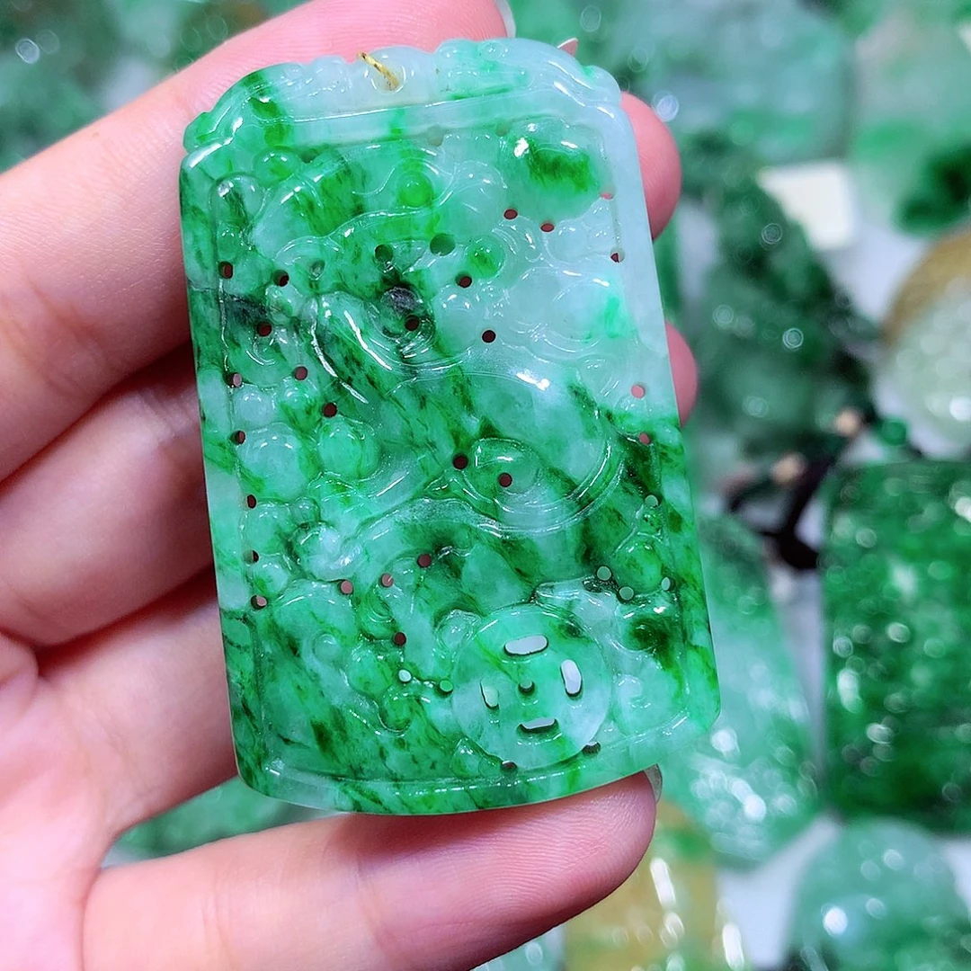 吊坠(不含链)未镶嵌翡翠