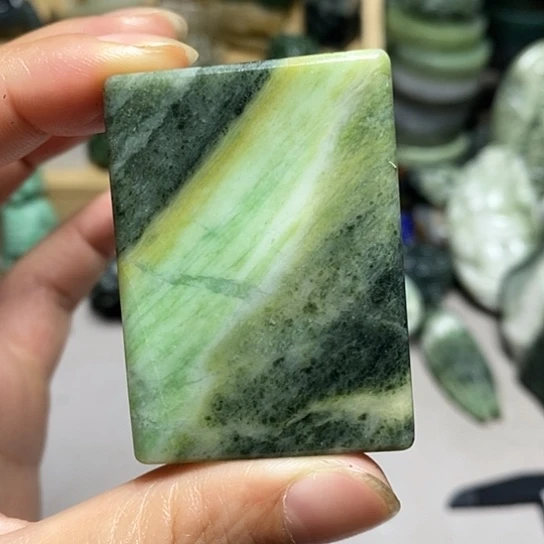 独山玉未镶嵌珠宝半成品