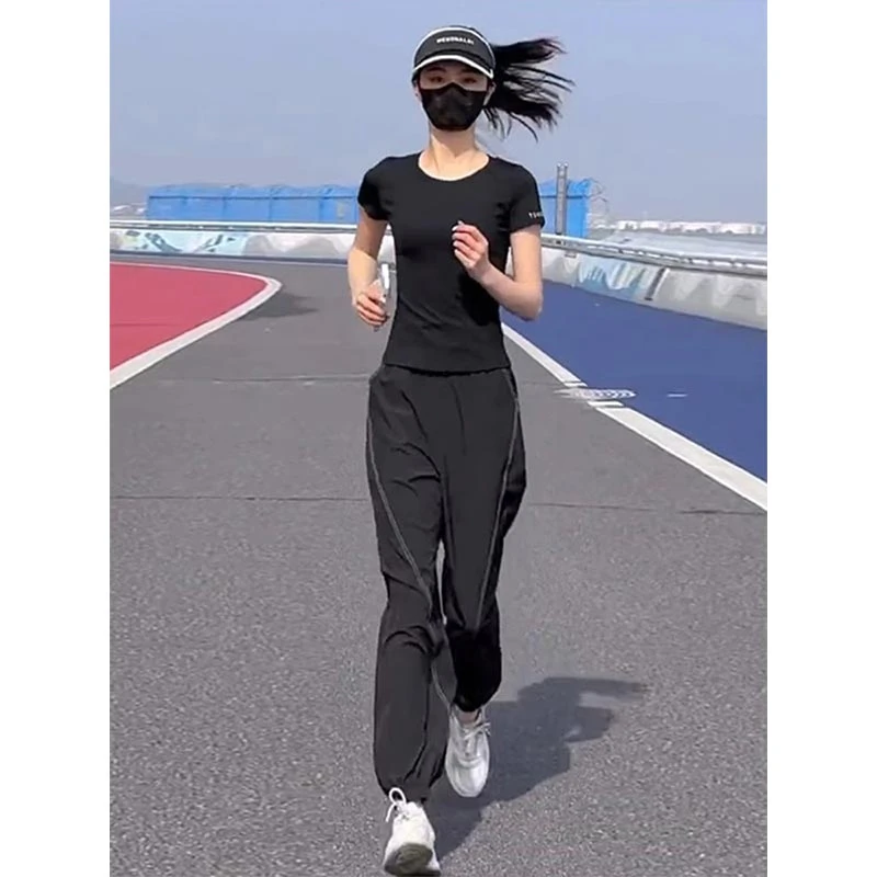 2025年夏季新款女装气质百搭户外运动时尚套装短袖裤子两件套潮款
