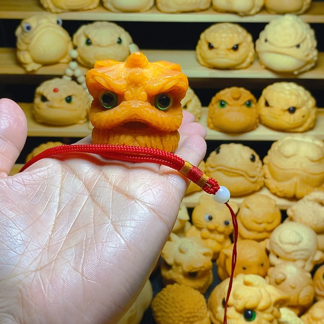 日**辰竹雕大醒狮+油。。。