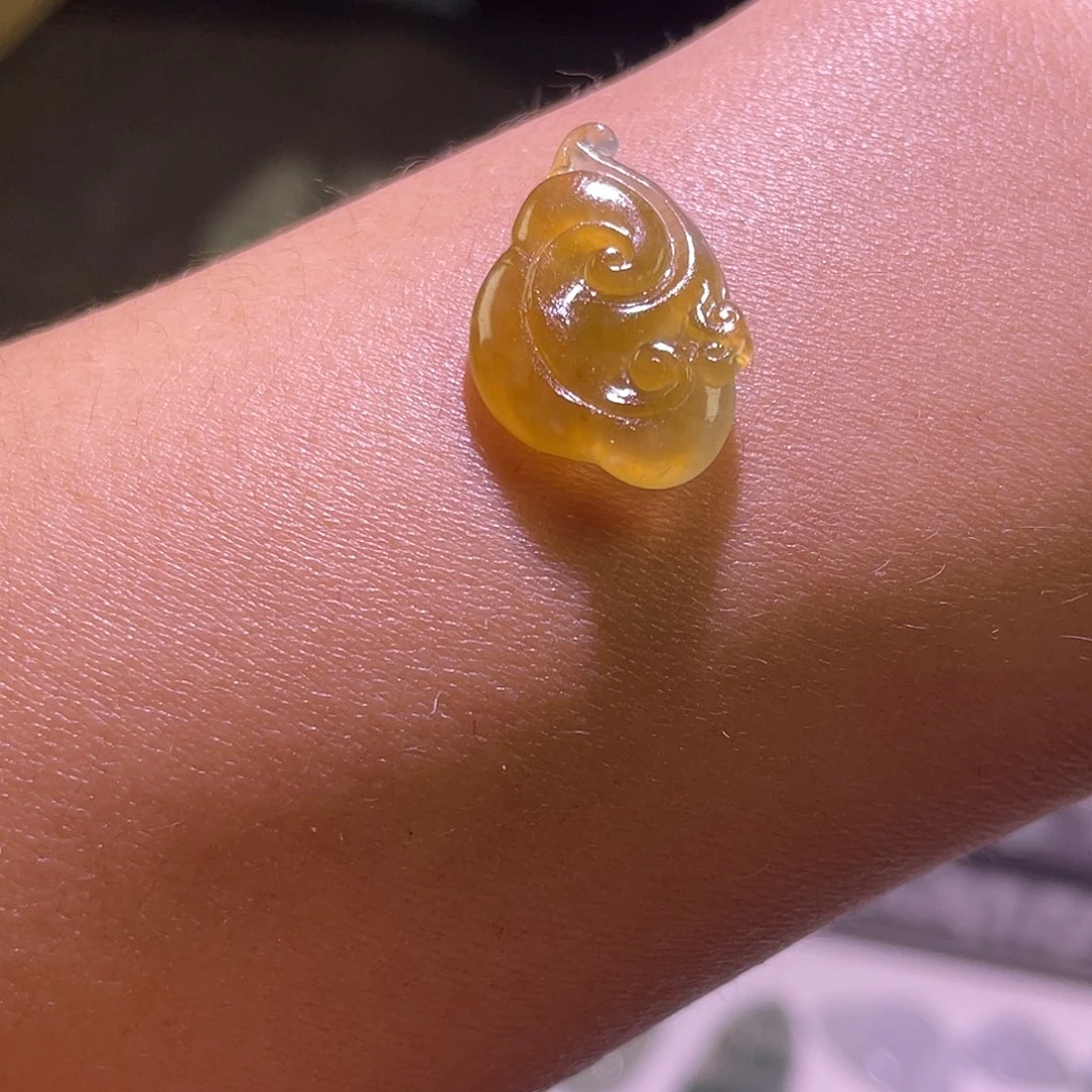 定制翡翠未镶嵌如意