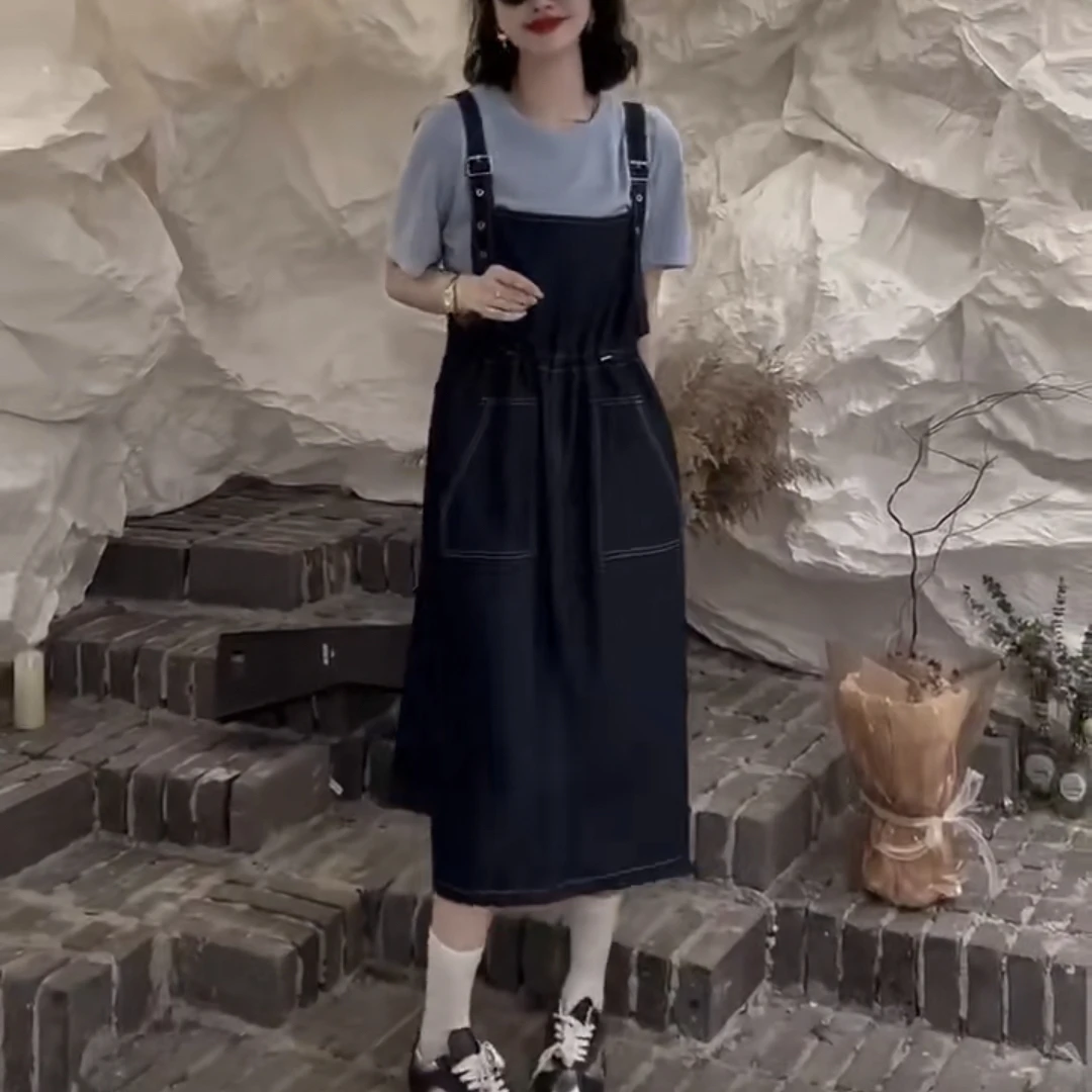 2048-2025年春夏新款时尚洋气减龄显瘦T恤+牛仔背带裙两件套