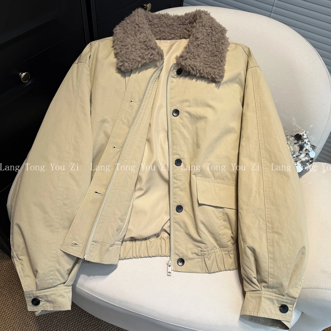 高端欧货2025冬季新款羊羔毛拼接翻领工装绒服女保暖白鸭绒外套