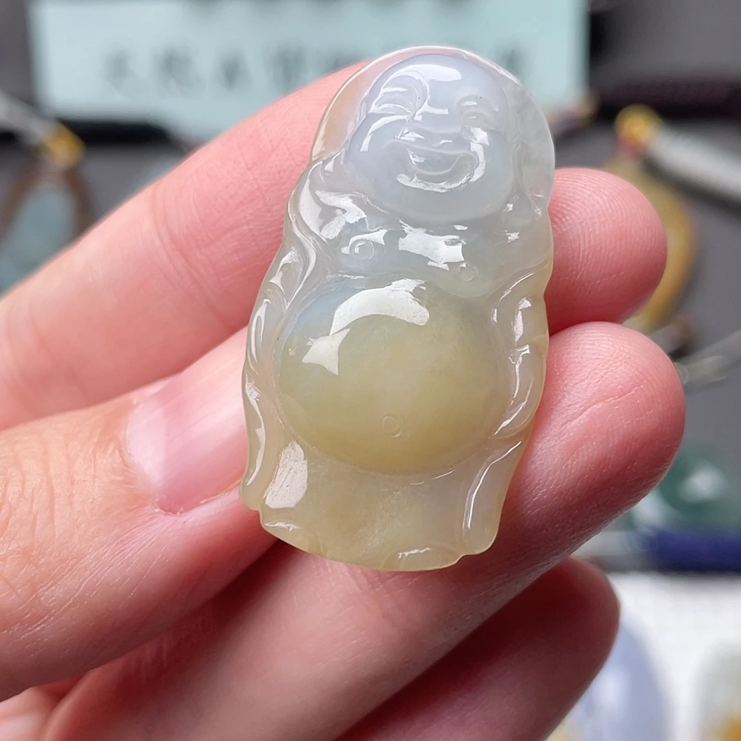 翡翠未镶嵌颈饰佛公