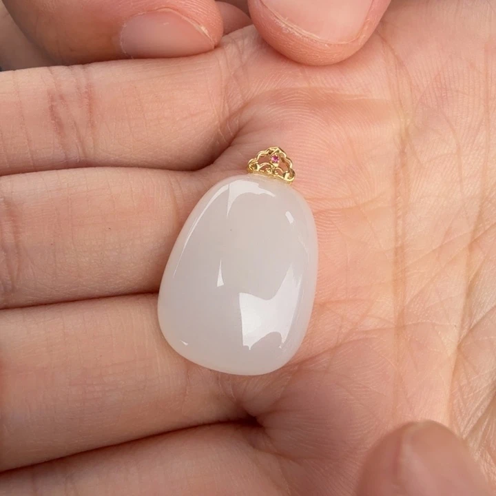 和田玉未镶嵌颈饰美姨高白无事牌