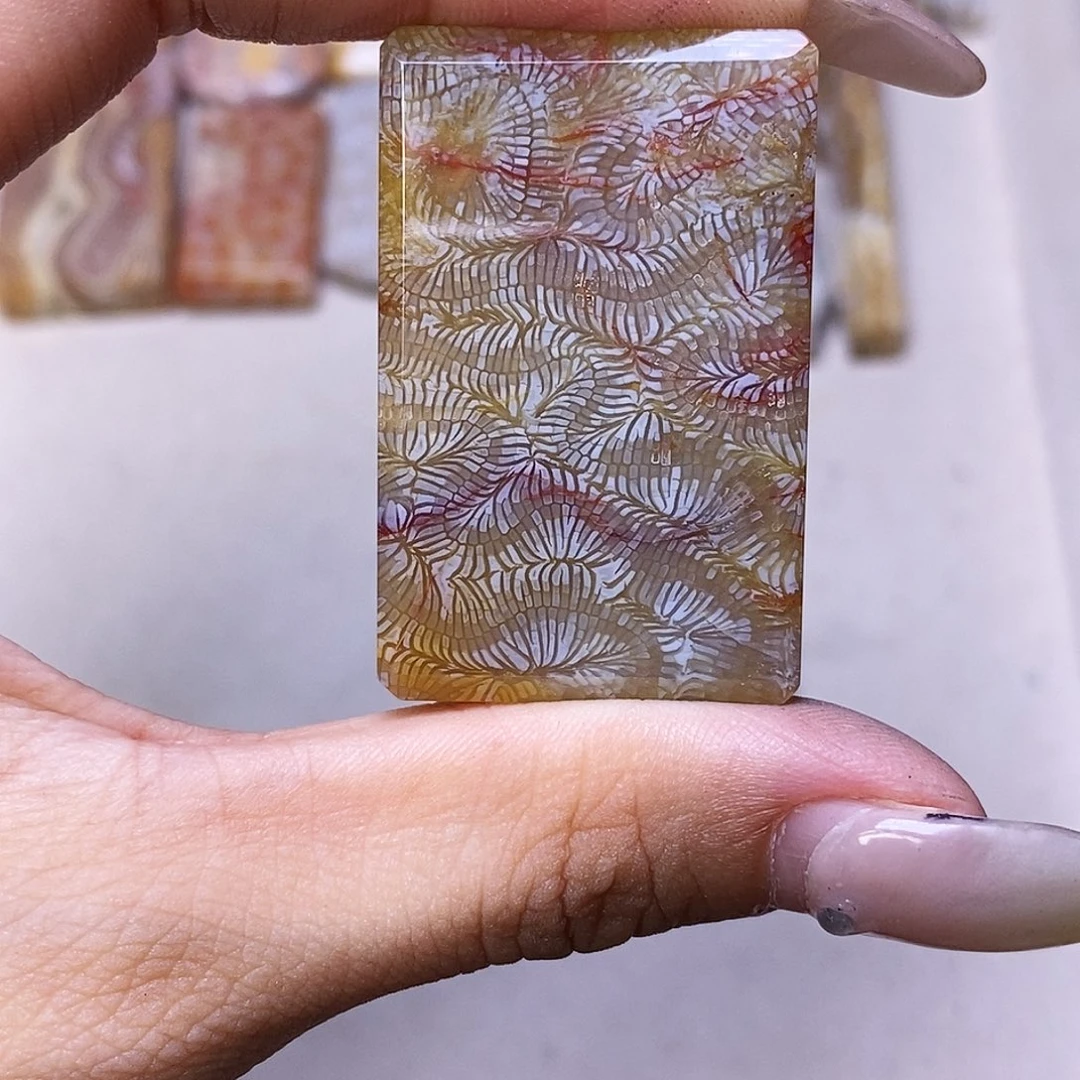 查罗石合金颈饰慧***兰