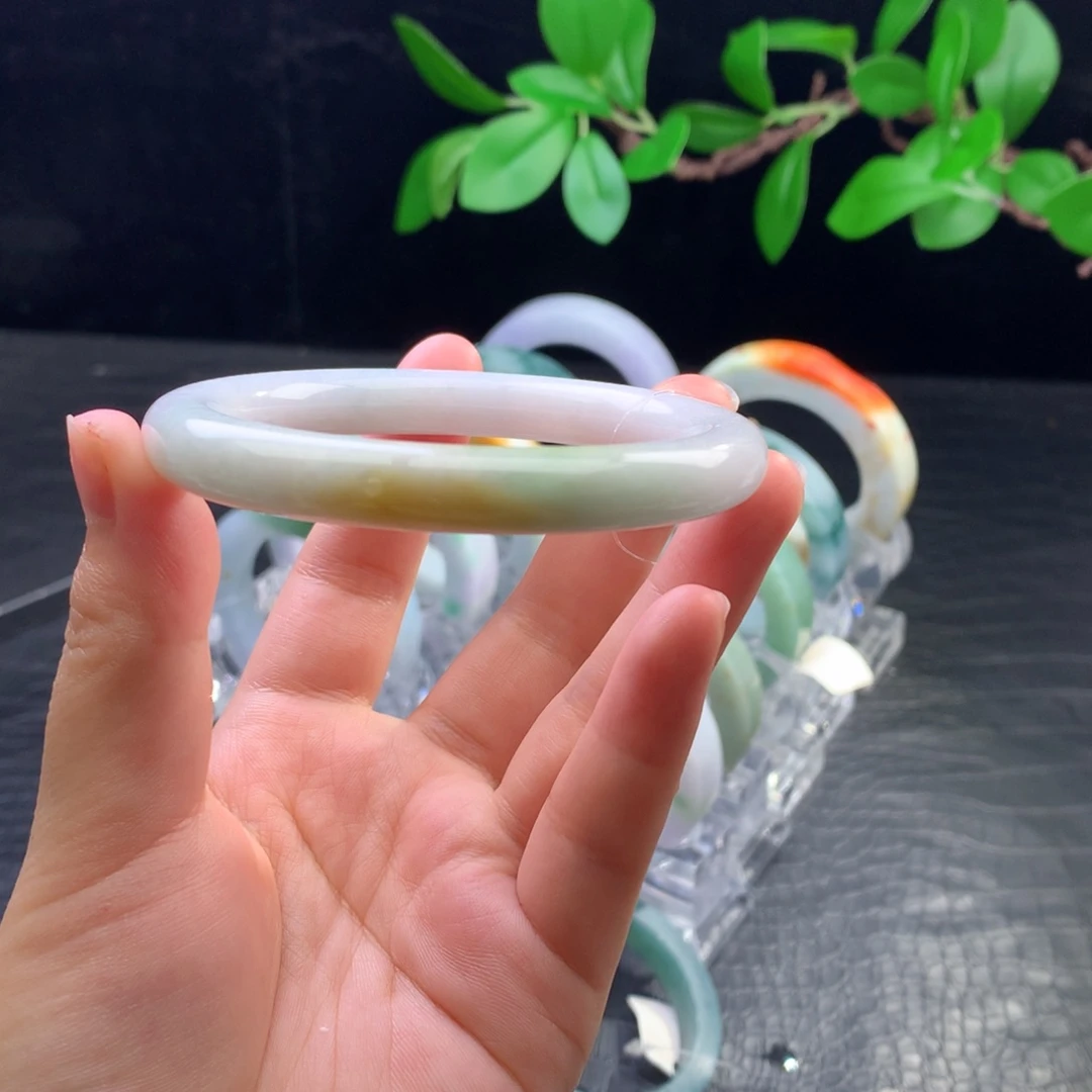 未镶嵌手镯定制翡翠