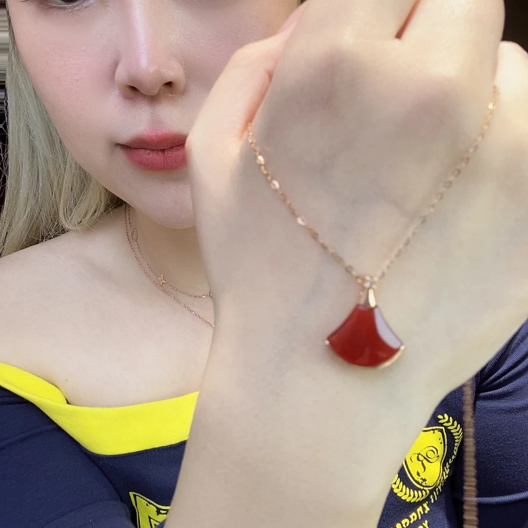 玛瑙/玉髓18K金镶嵌项链裙子k枚