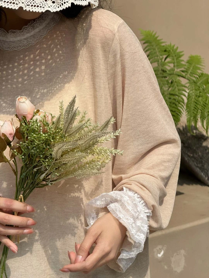 【小马达】2025春季新款个性蕾丝拼接亲肤面料百搭打底衬衫女DY-090