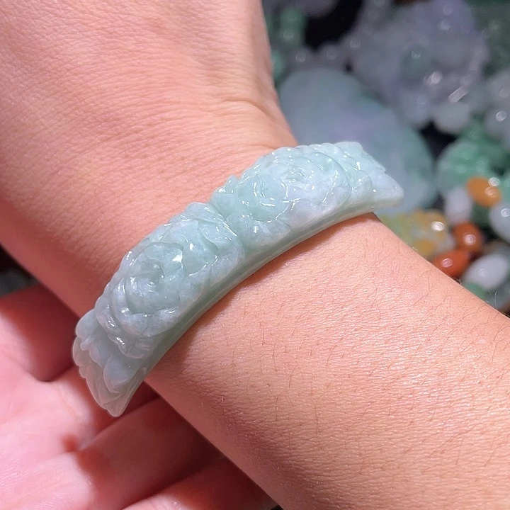 颈饰未镶嵌翡翠天