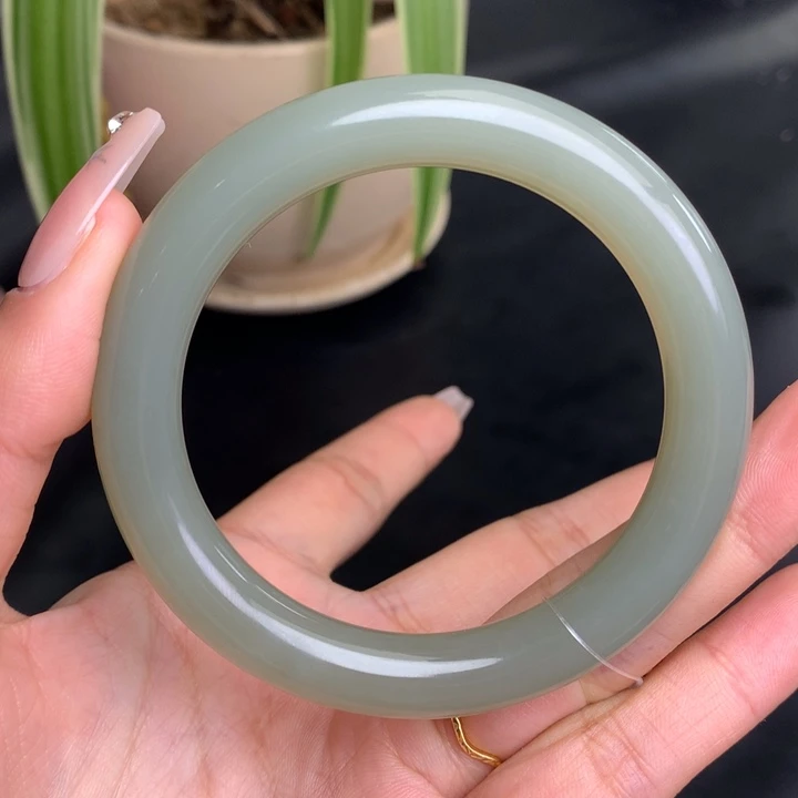 未镶嵌手镯和田玉65/57+