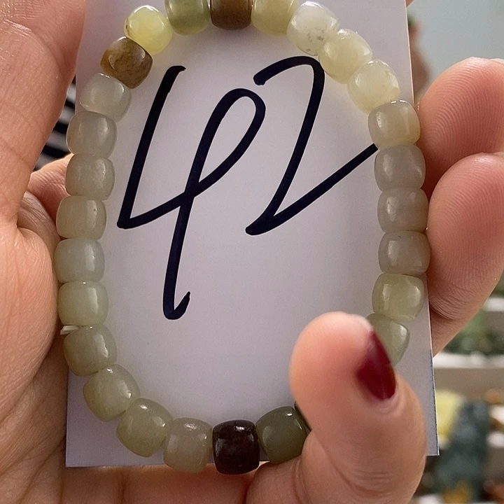 和田玉手链未镶嵌有瑕，多样性随机发一串